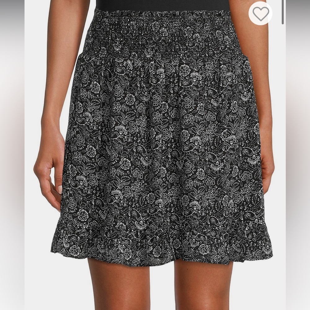 NWOT Dex Gathered Hem Floral Mini Skirt